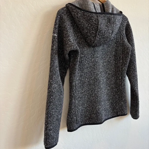 Columbia  fleece jacket , Size Small , black&white, outdoor , hiking - Picture 7 of 12